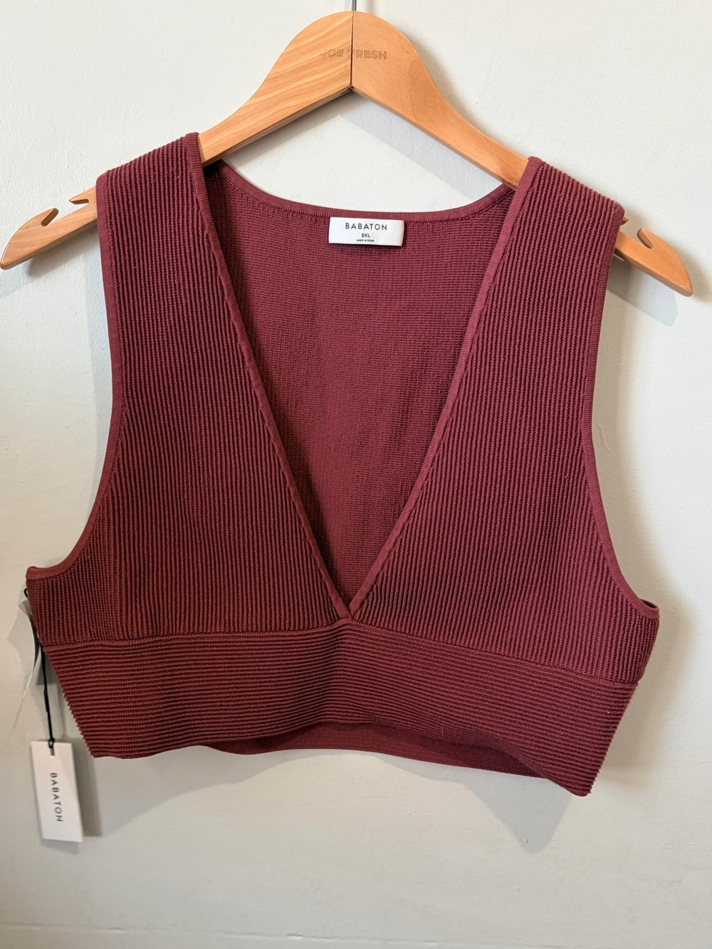Babaton Aritzia Sculpt Knit Deep V Ribbed Crop Top Sundried Red 2XL NWT